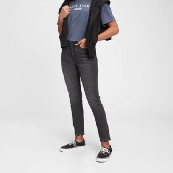 GAP Teen size 14
Teen Sky High Rise Skinny Ankle Jeans with Max Stretch - Picture 2 of 2